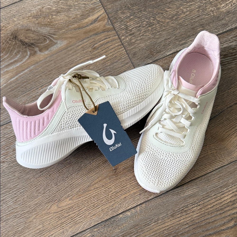 NWT OluKai Women's island hopper sneaker